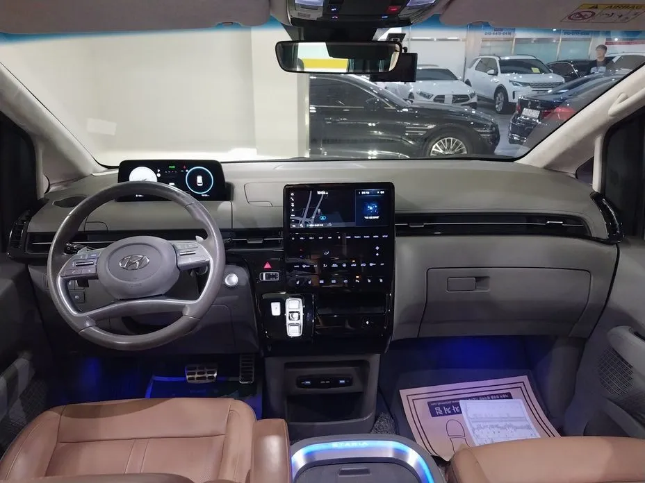 Hyundai Staria