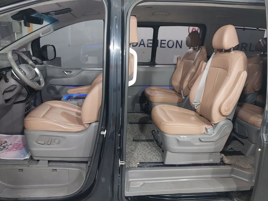 Hyundai Staria