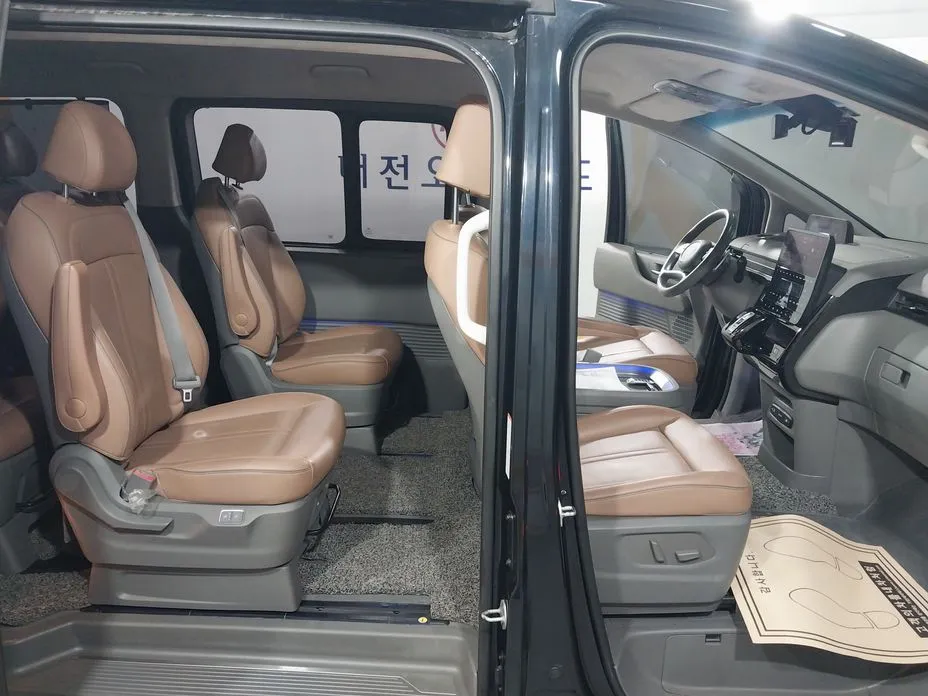 Hyundai Staria