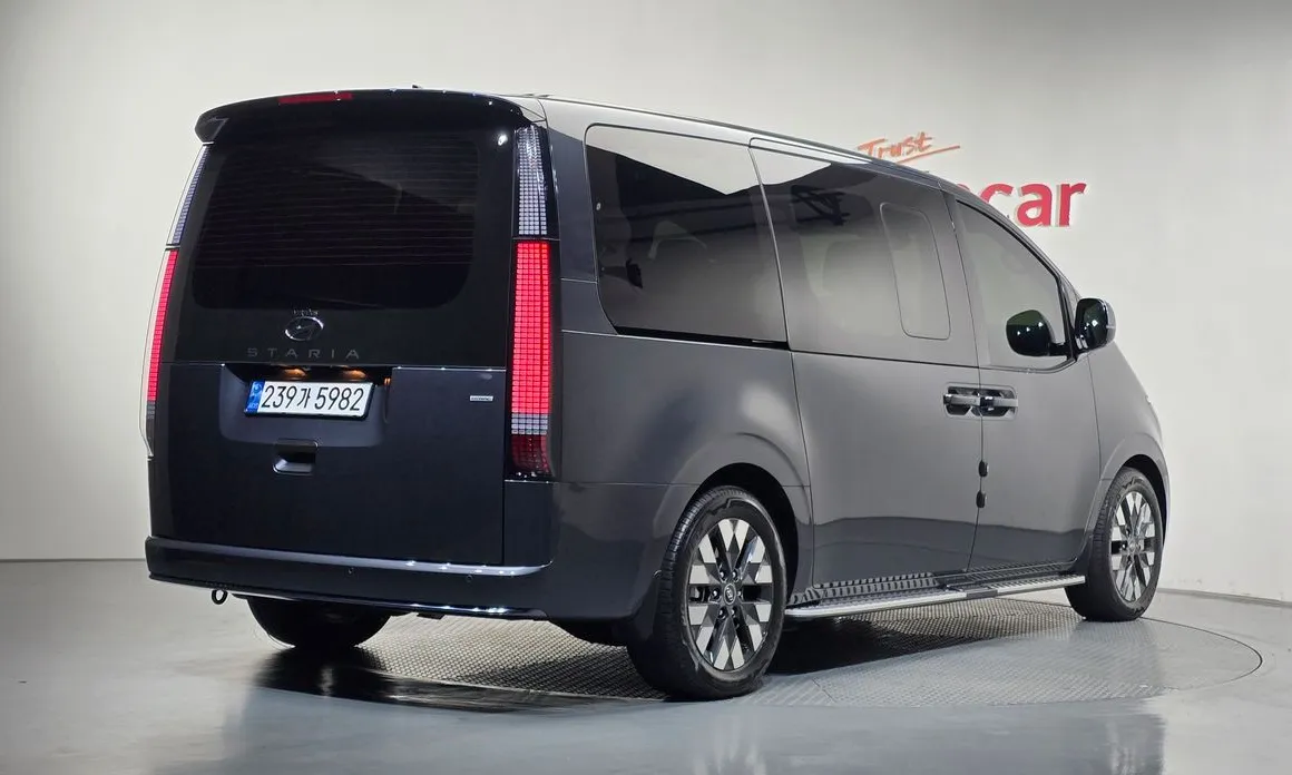 Hyundai Staria