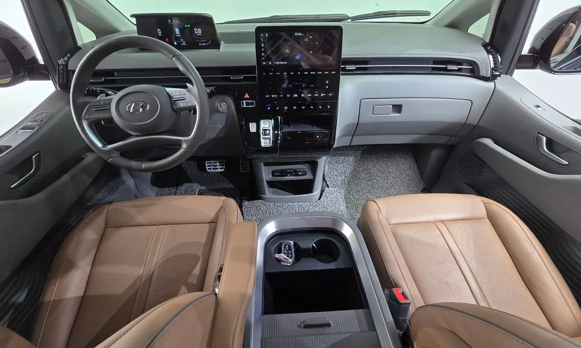 Hyundai Staria