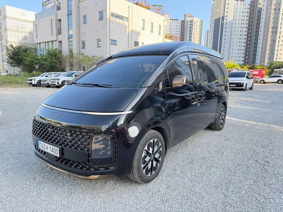 Hyundai Staria