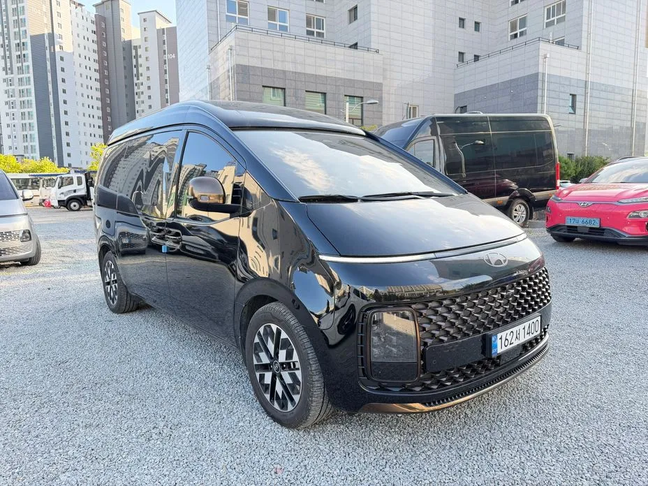 Hyundai Staria