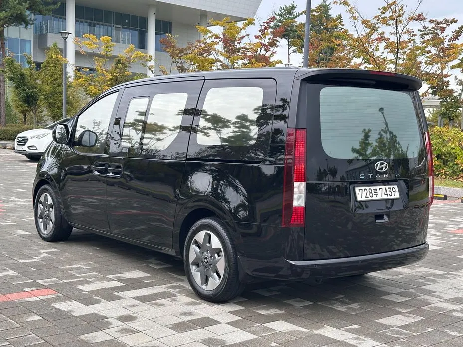 Hyundai Staria
