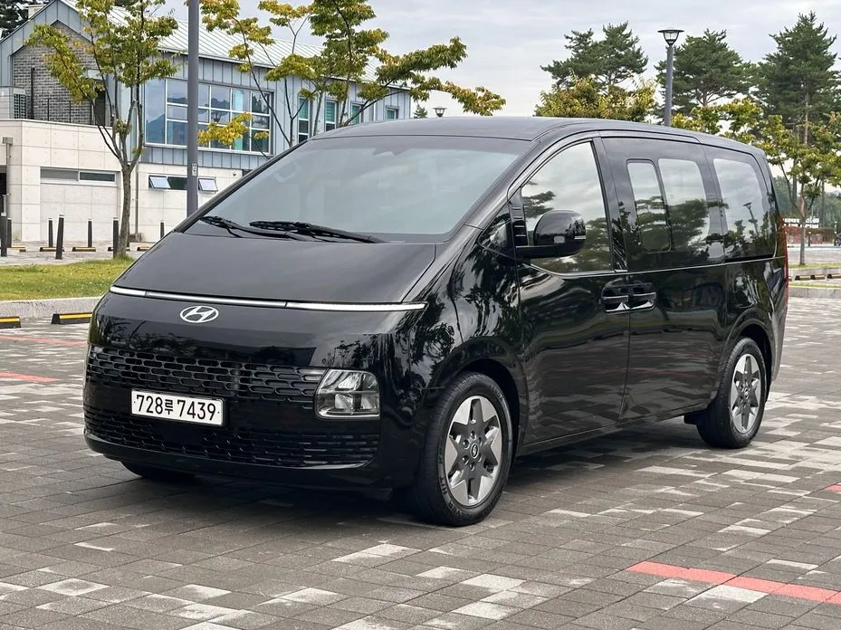 Hyundai Staria