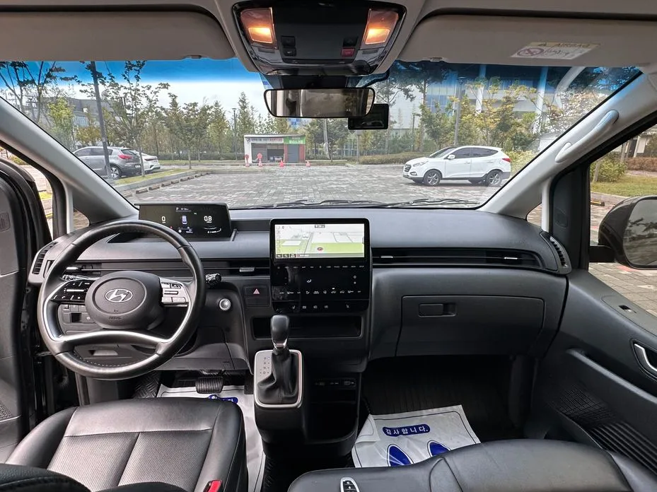 Hyundai Staria