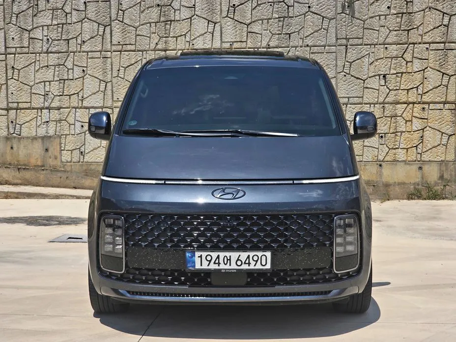 Hyundai Staria