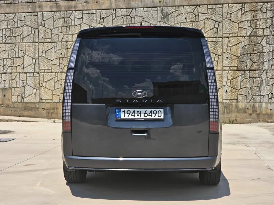 Hyundai Staria