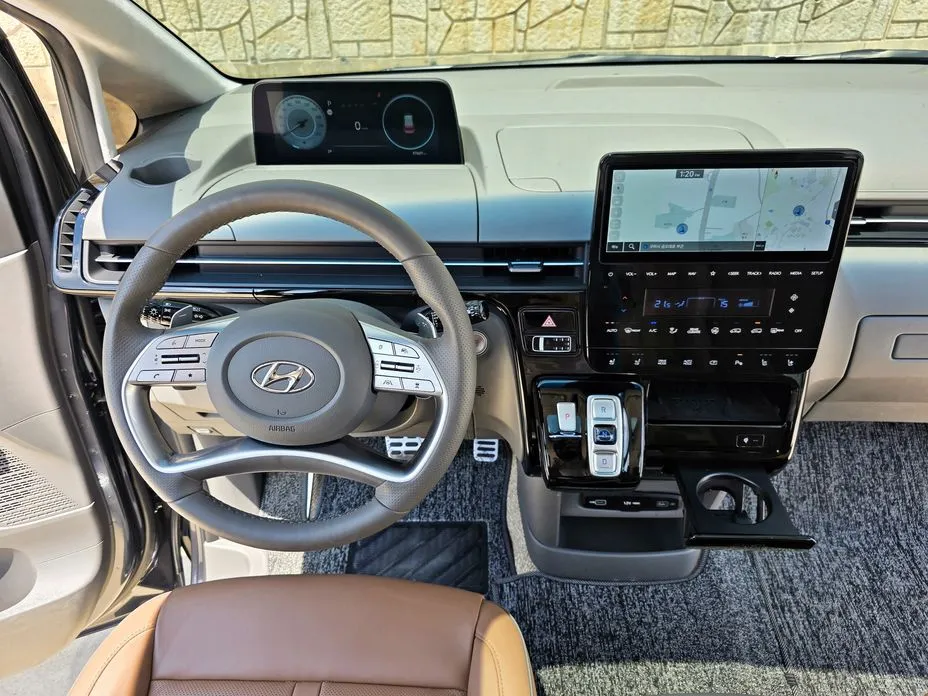 Hyundai Staria
