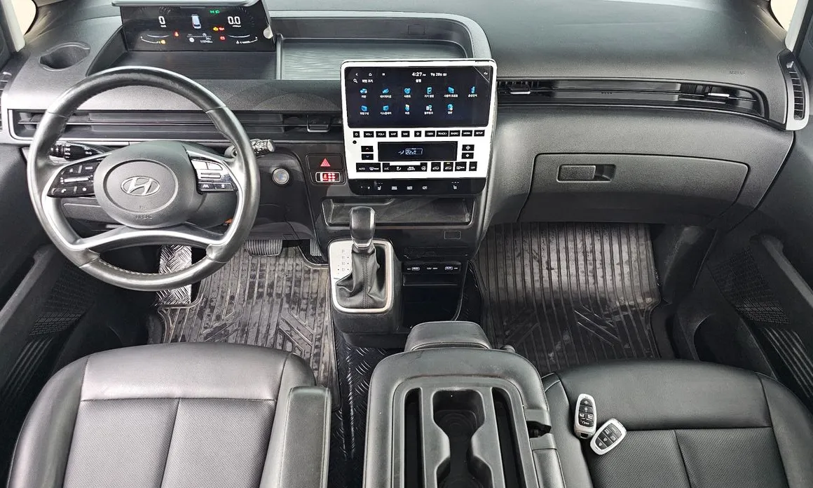 Hyundai Staria