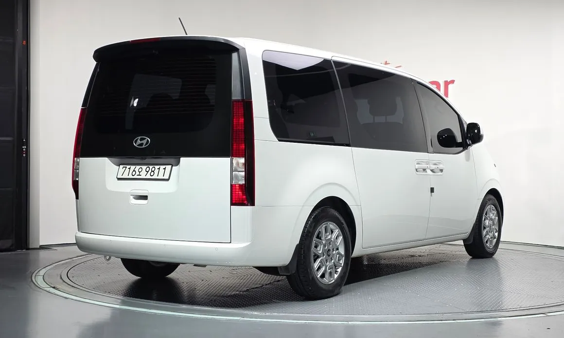 Hyundai Staria
