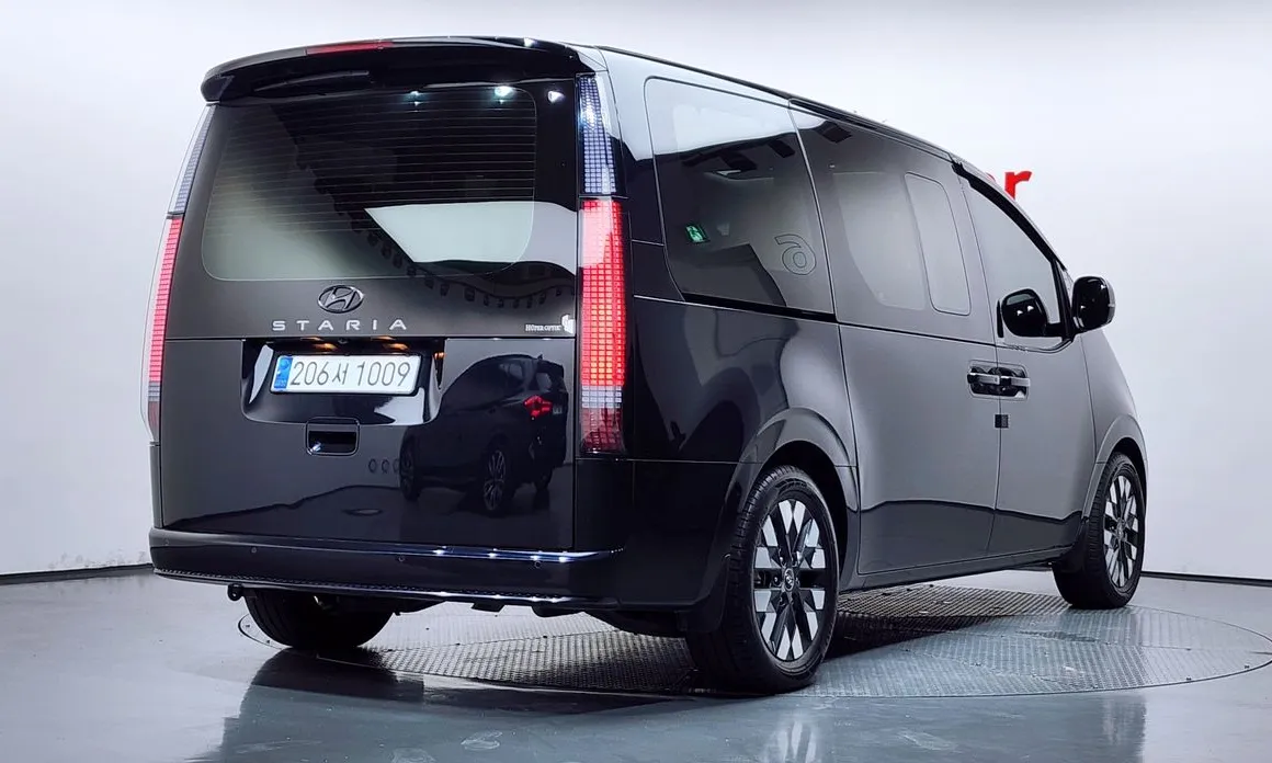 Hyundai Staria