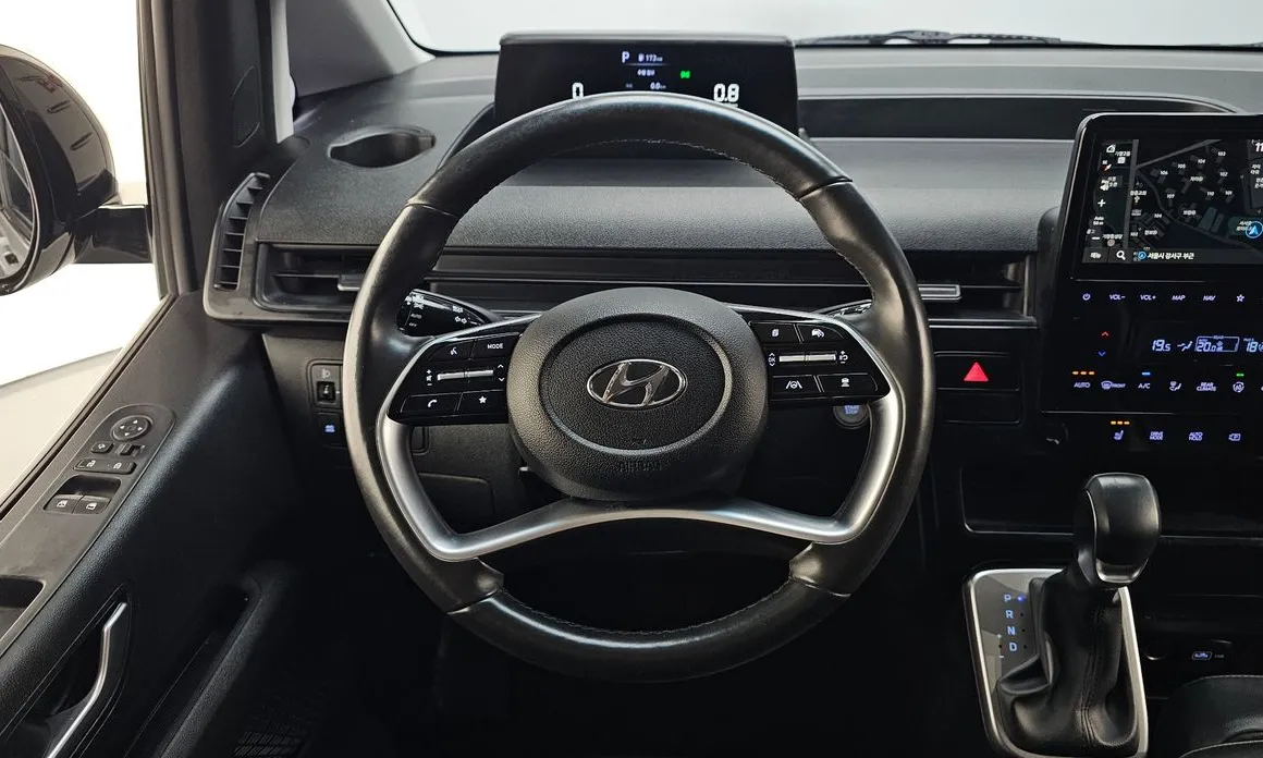 Hyundai Staria