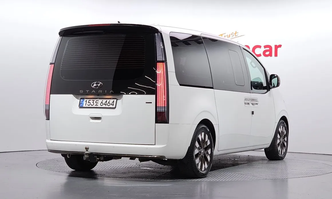 Hyundai Staria