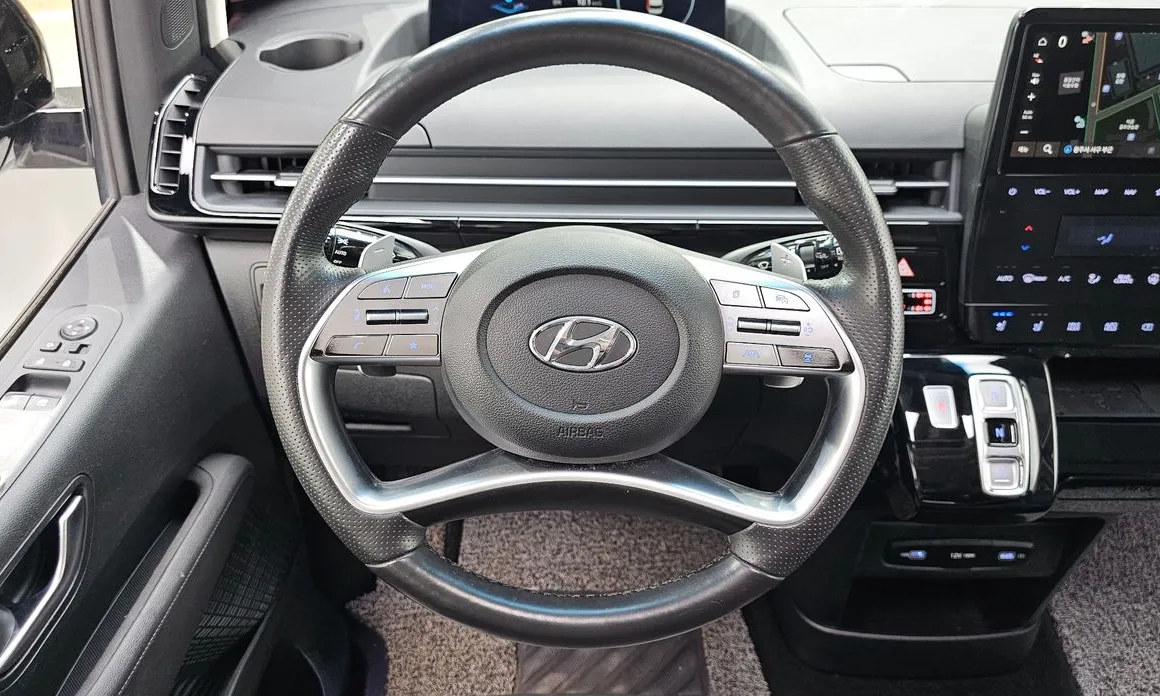 Hyundai Staria