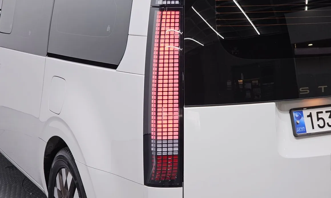 Hyundai Staria