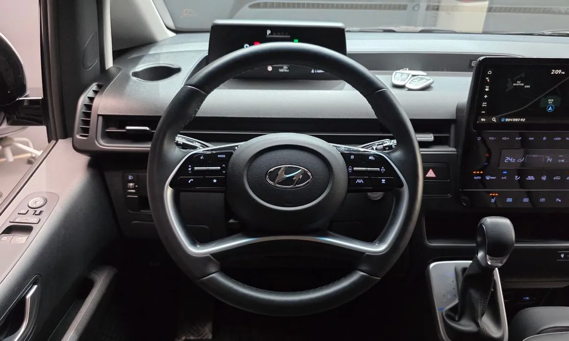 Hyundai Staria