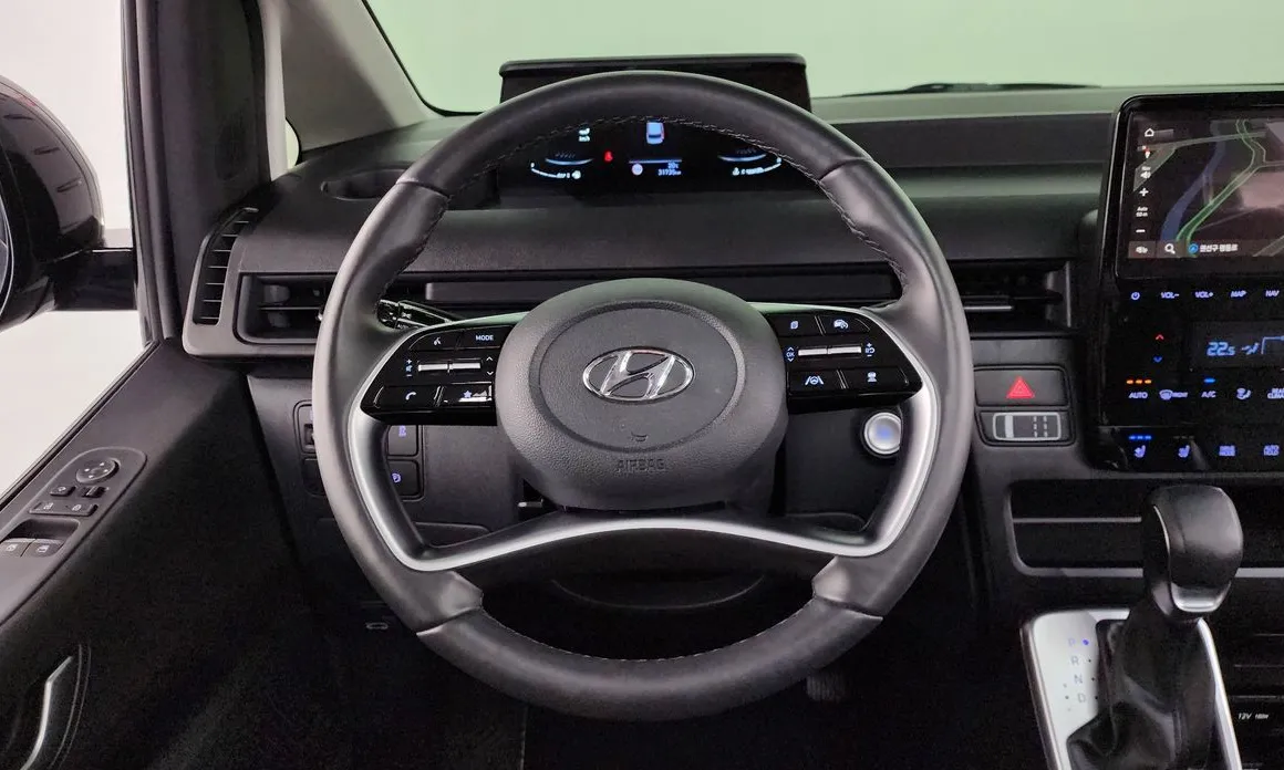 Hyundai Staria