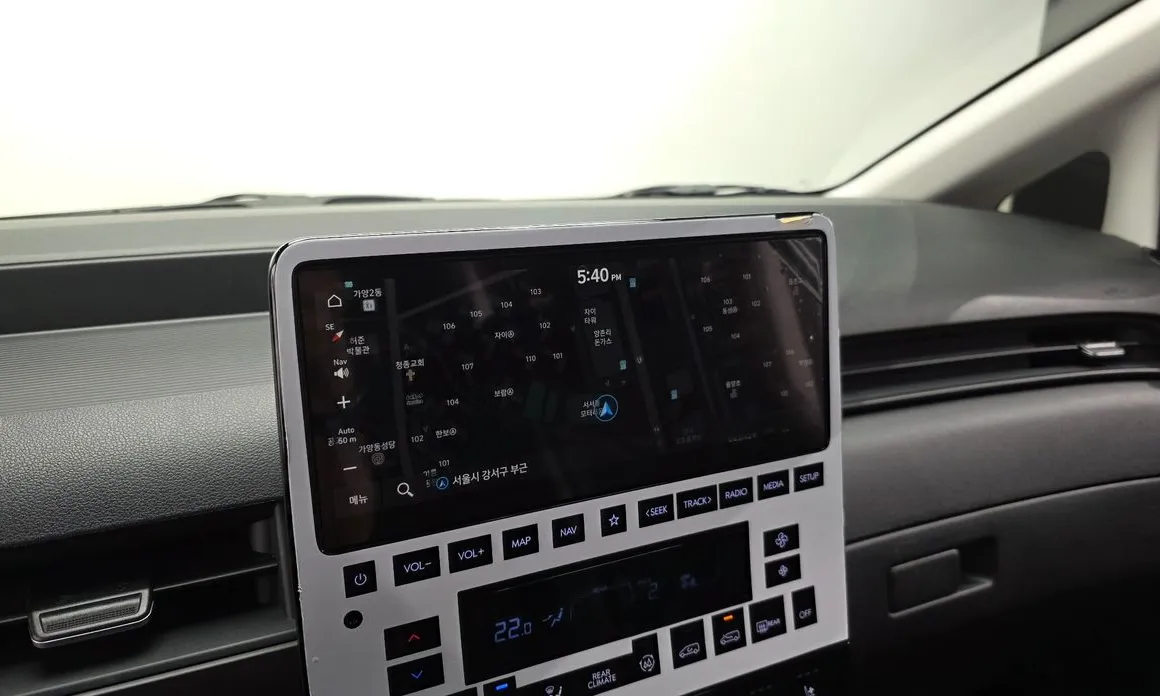 Hyundai Staria