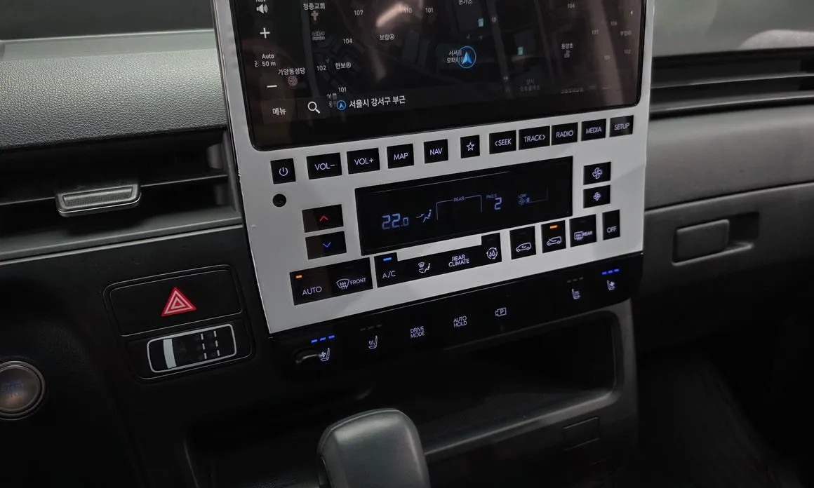 Hyundai Staria
