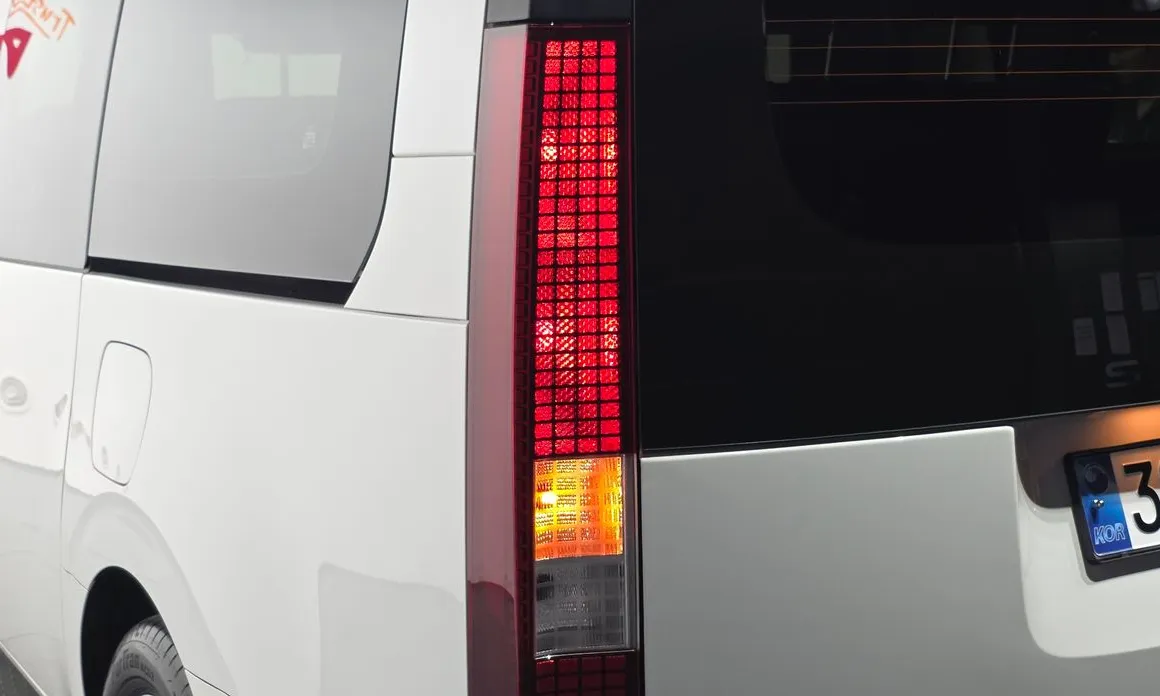 Hyundai Staria