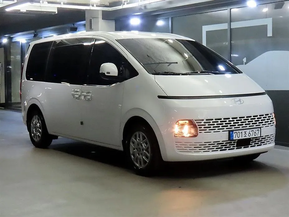 Hyundai Staria
