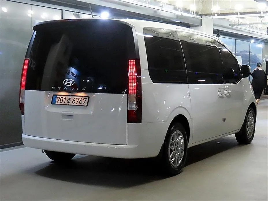 Hyundai Staria