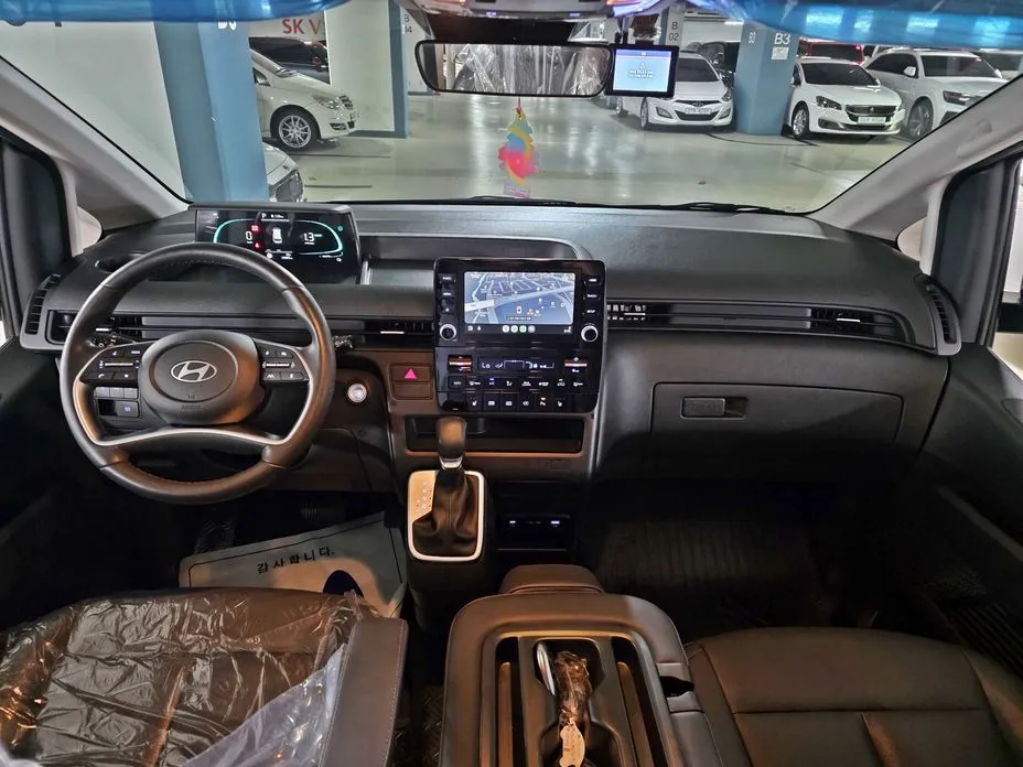 Hyundai Staria