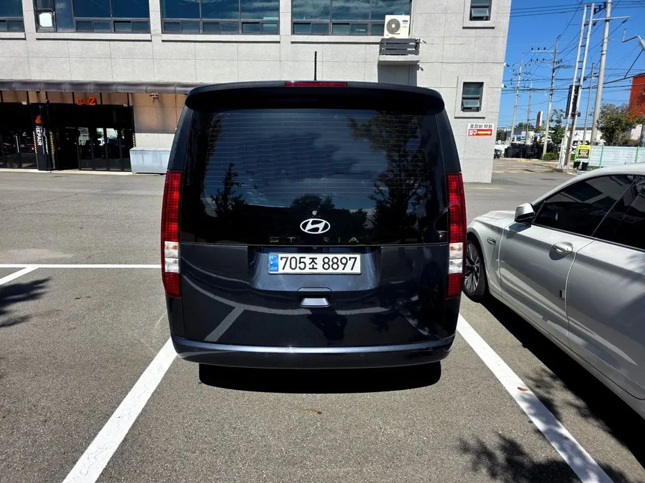 Hyundai Staria
