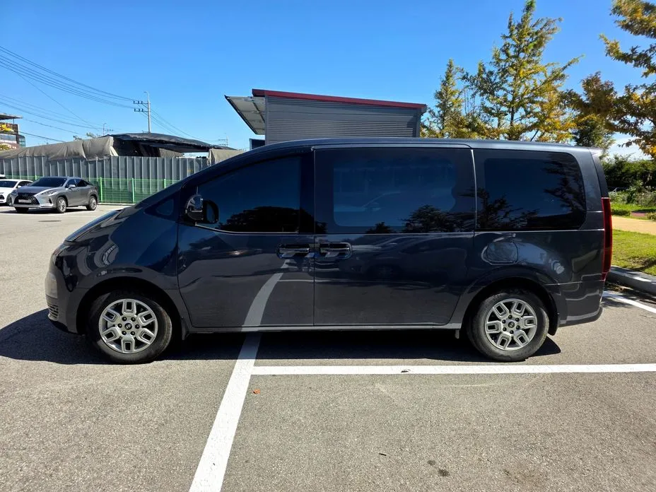 Hyundai Staria