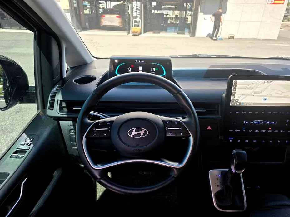 Hyundai Staria