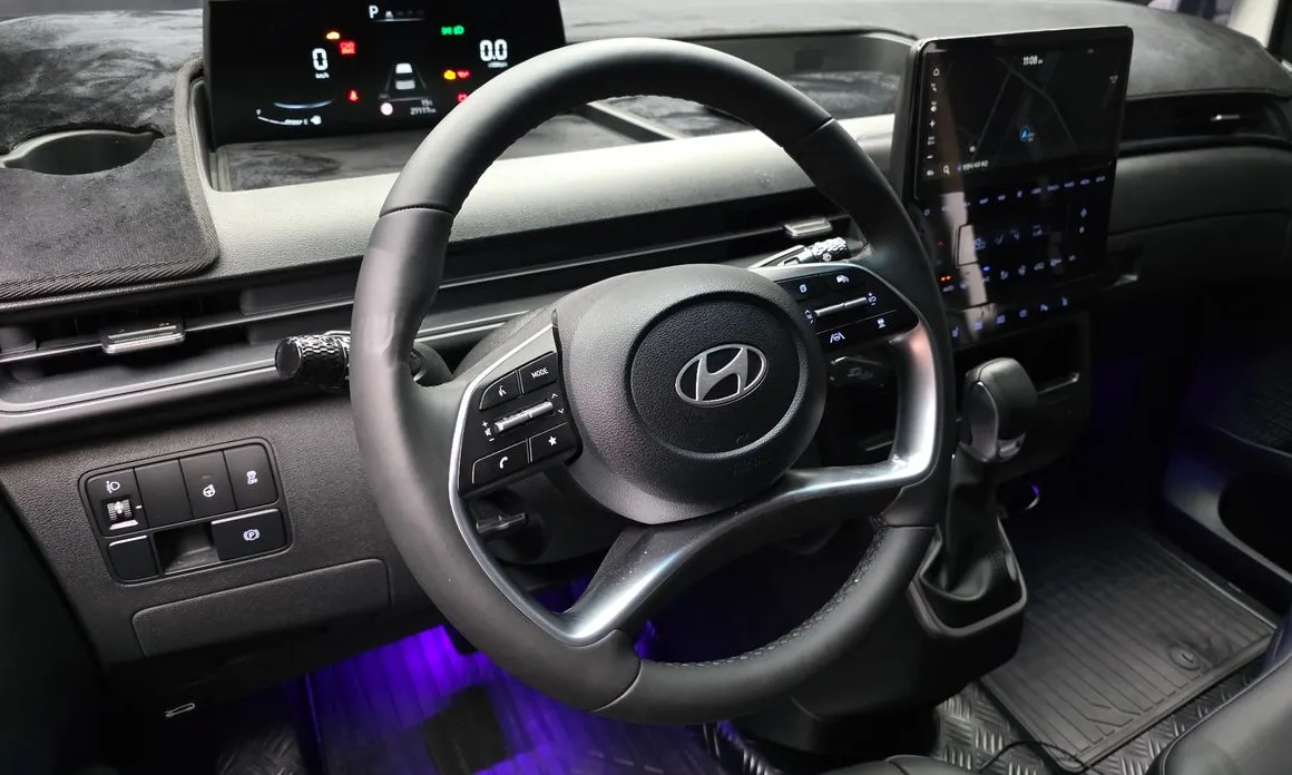 Hyundai Staria