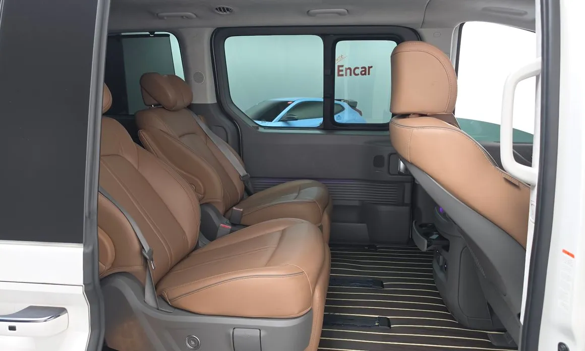 Hyundai Staria