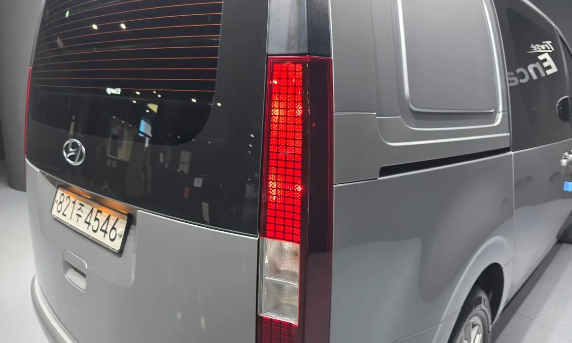 Hyundai Staria