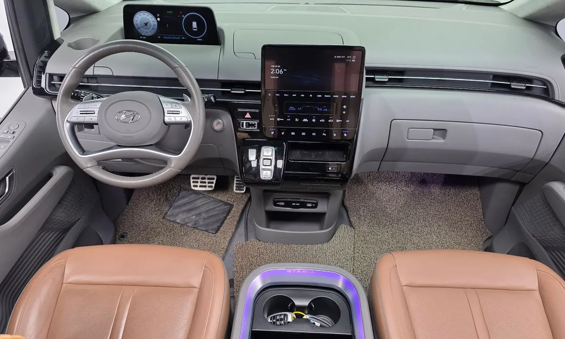 Hyundai Staria