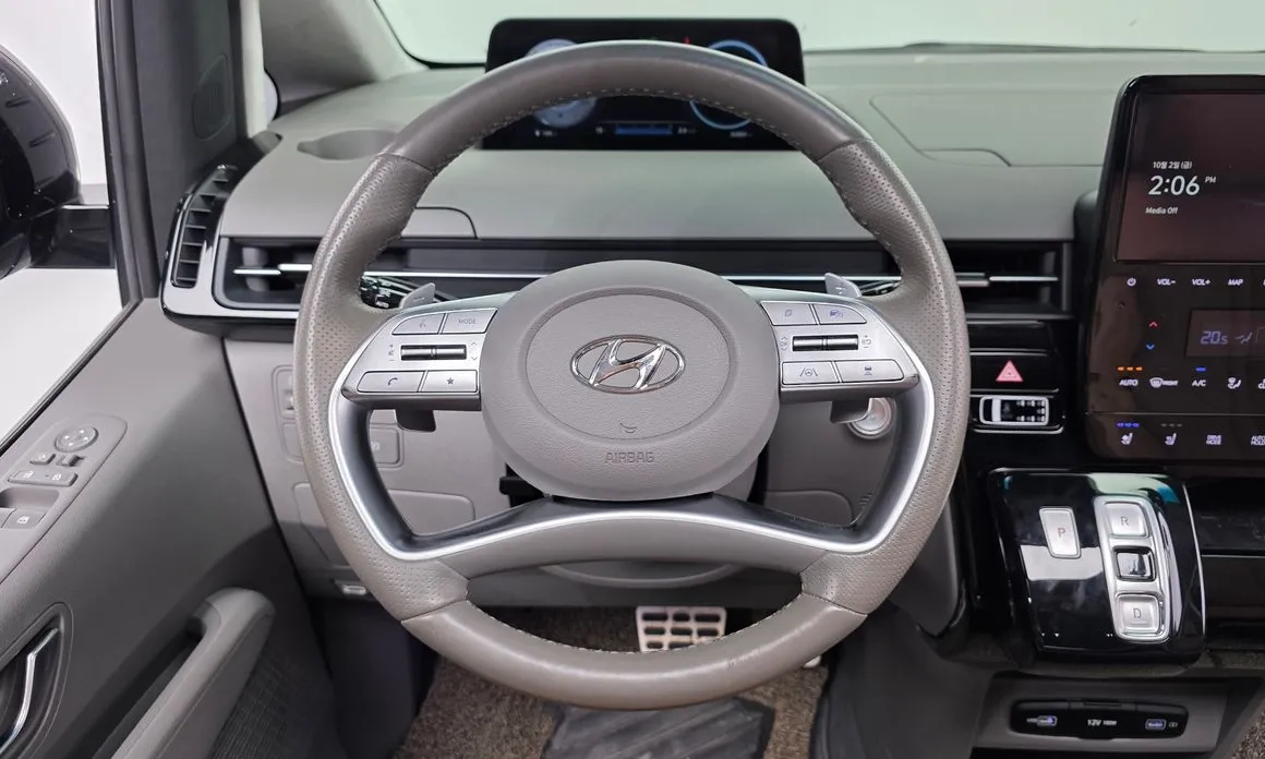 Hyundai Staria