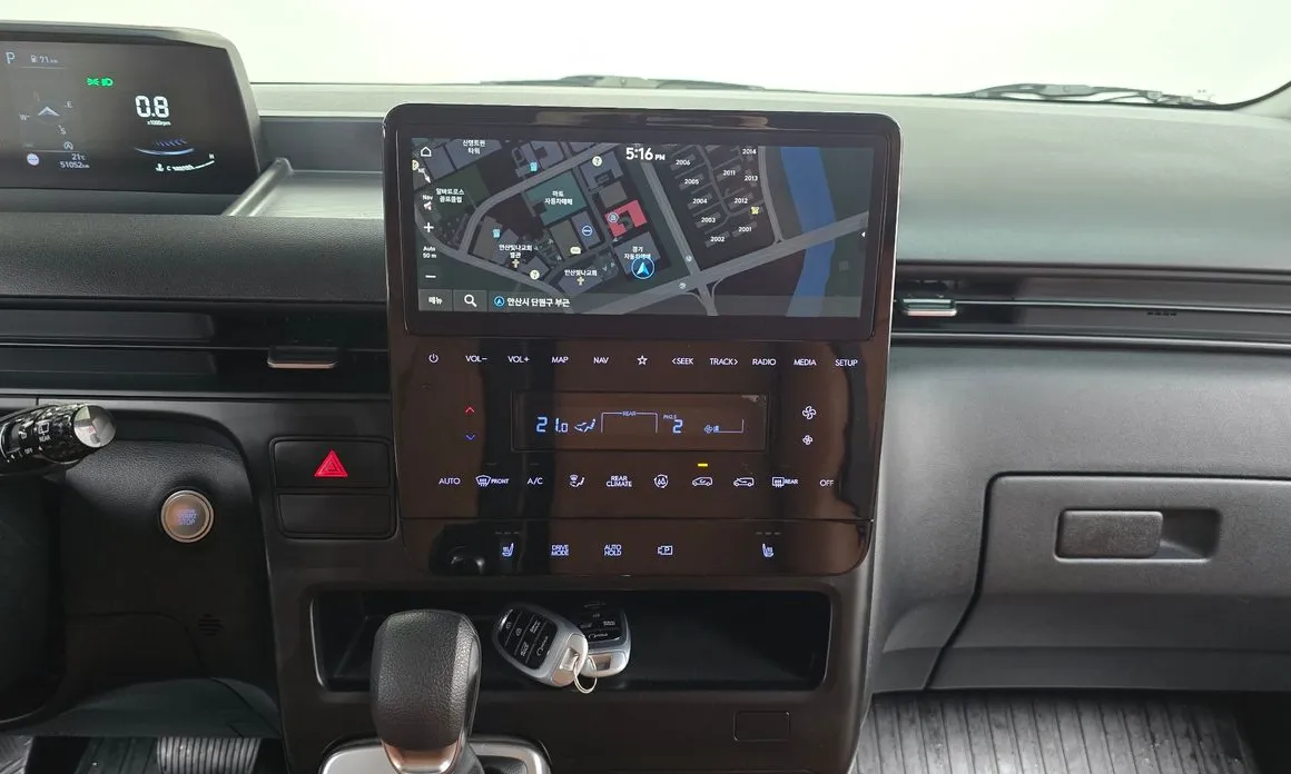 Hyundai Staria