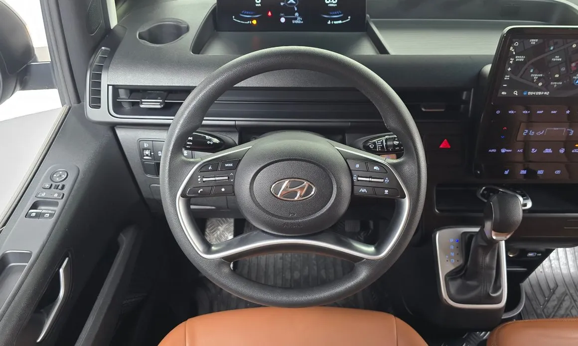 Hyundai Staria