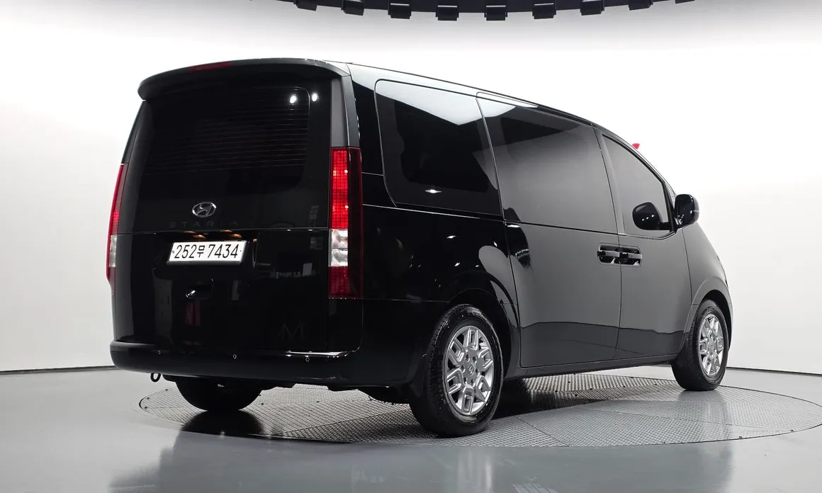 Hyundai Staria