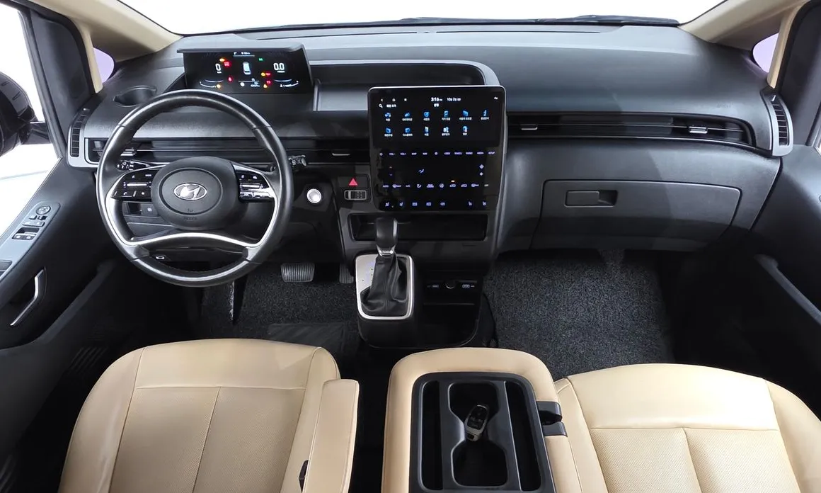 Hyundai Staria