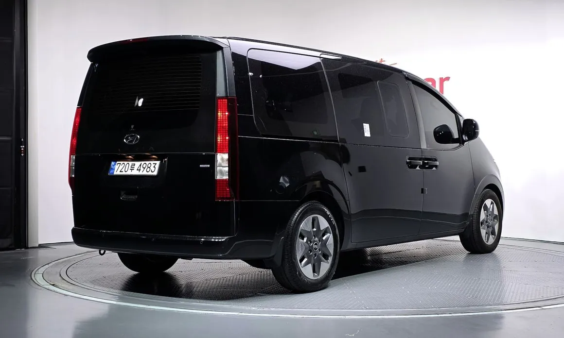 Hyundai Staria