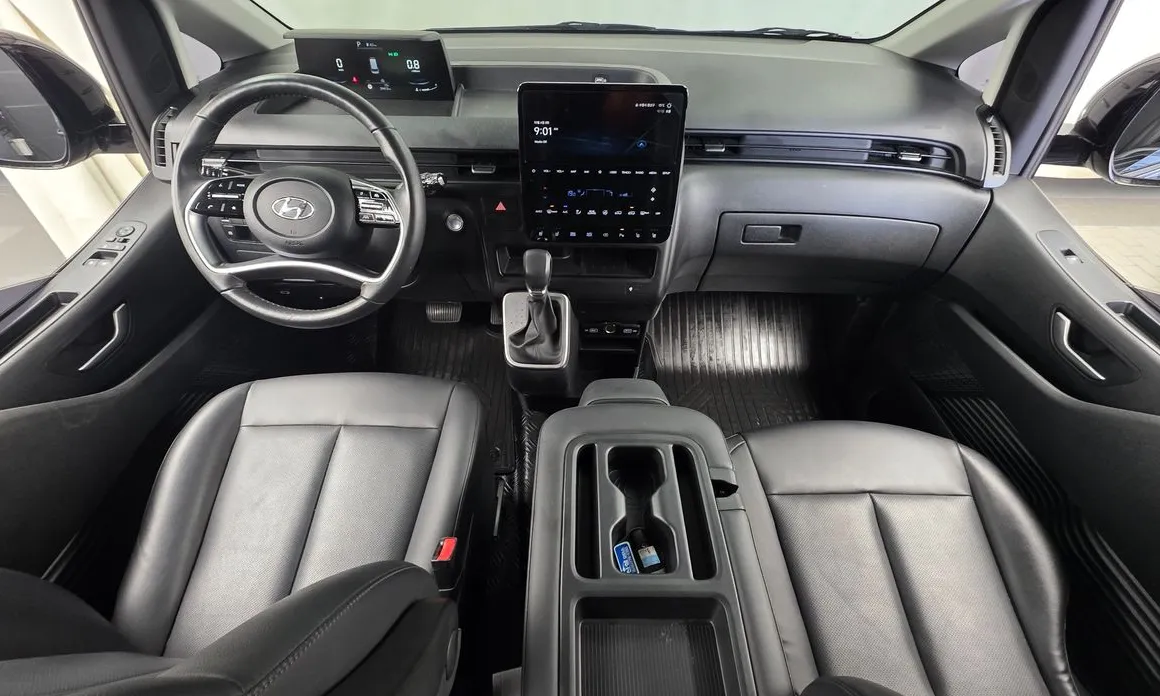 Hyundai Staria