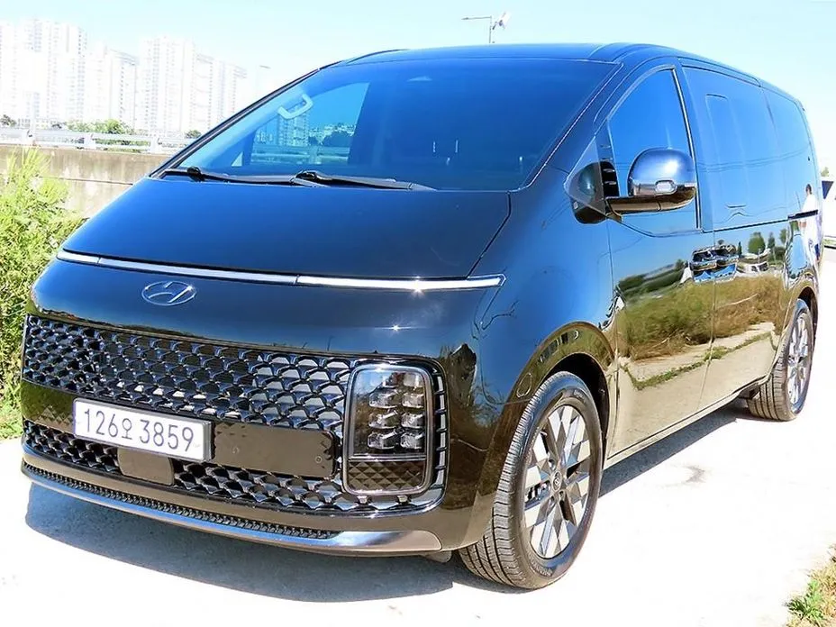 Hyundai Staria