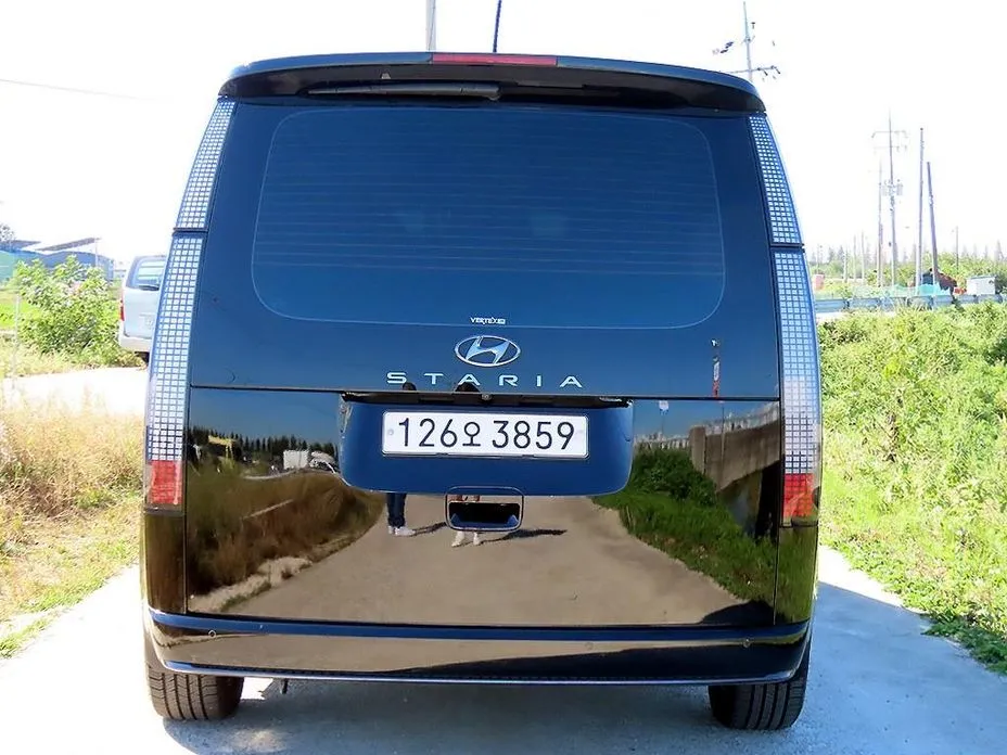 Hyundai Staria
