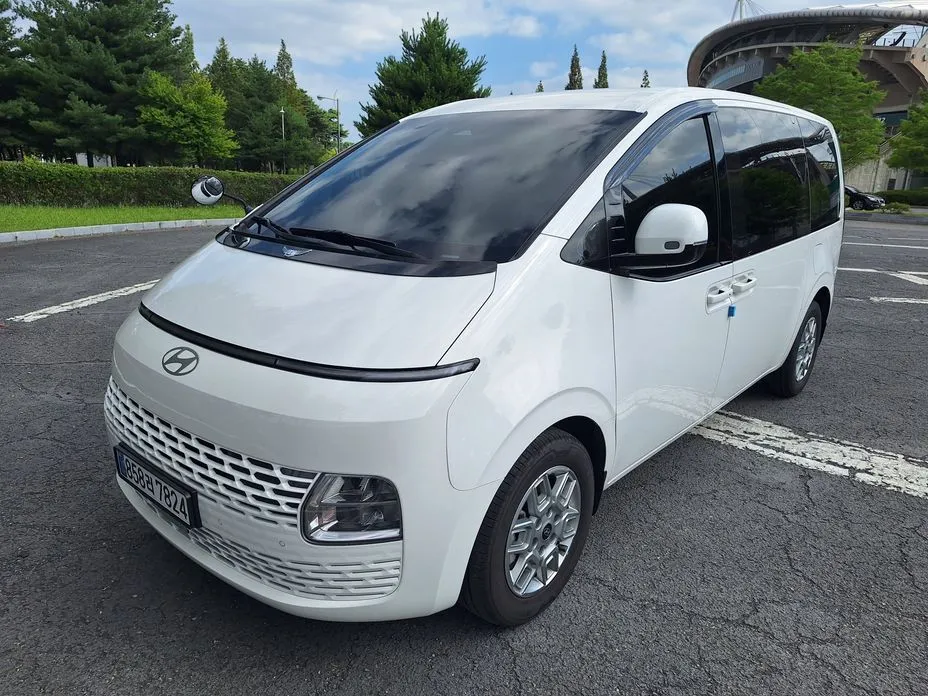 Hyundai Staria