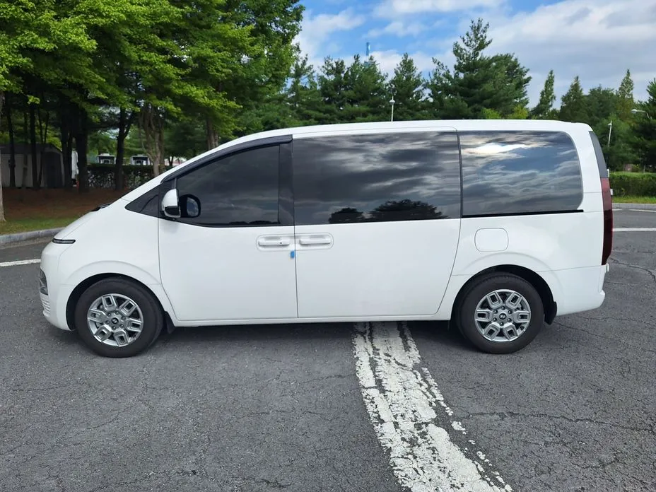 Hyundai Staria