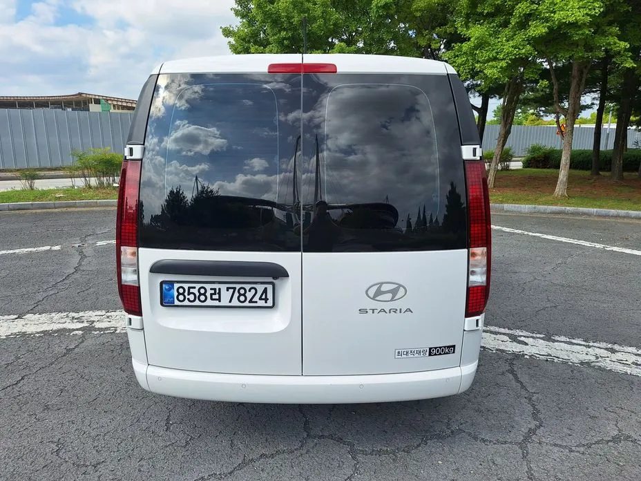 Hyundai Staria