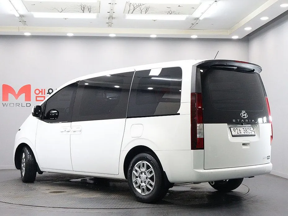Hyundai Staria