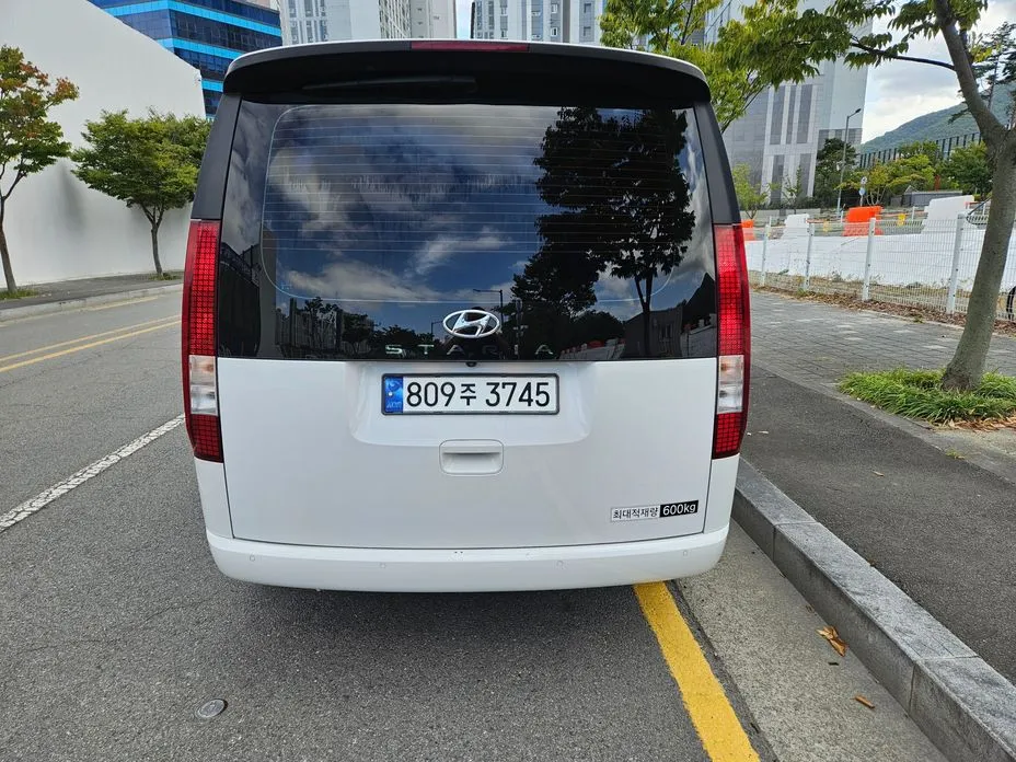 Hyundai Staria