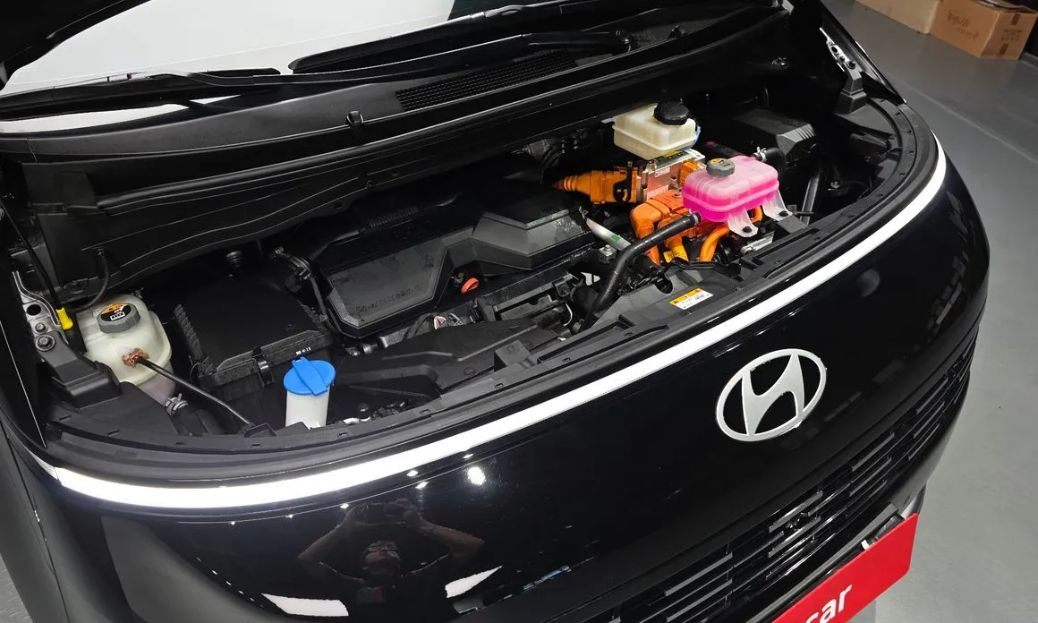 Hyundai Staria